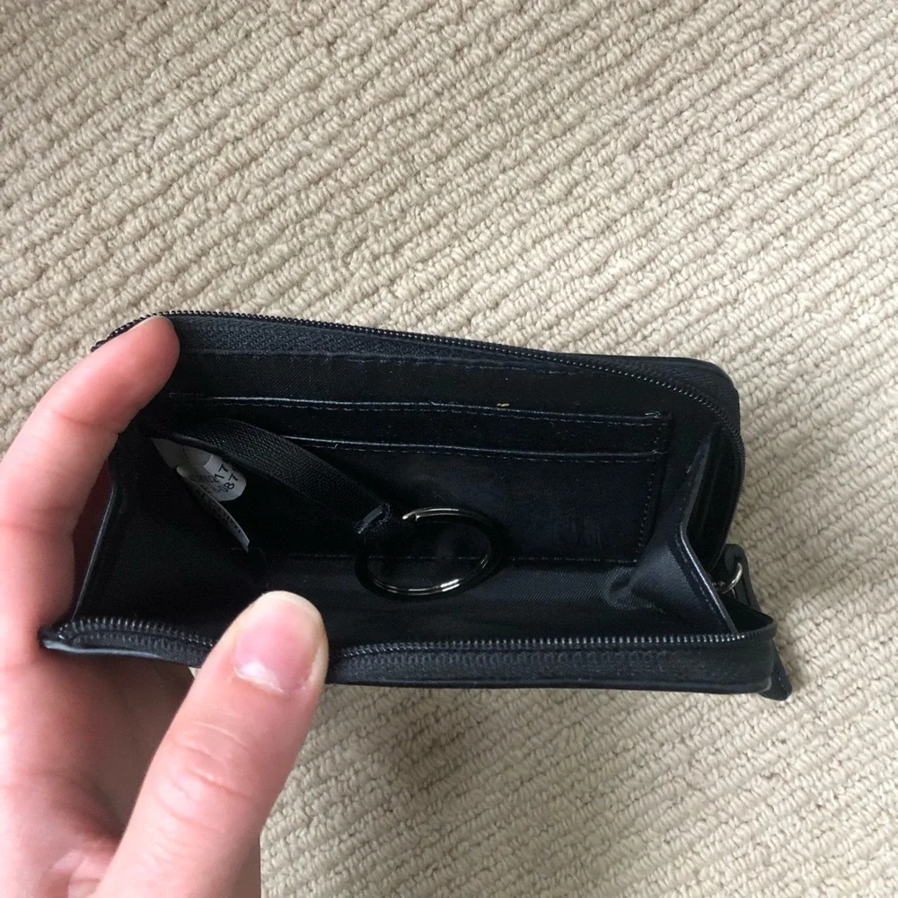 💕2/$20 *NWOT* Black Wallet with Decorative Bow - Mia & Luca - Picture 3 of 3
